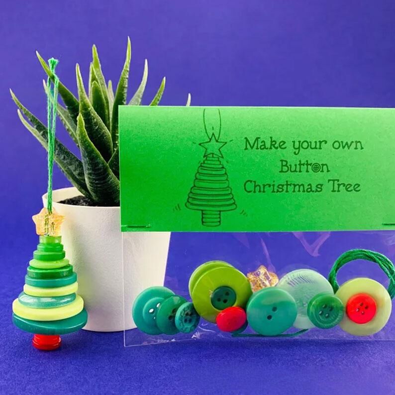 Christmas gift Christmas Button Ornament - Festive Santa Design Craft Kit- Set view 6