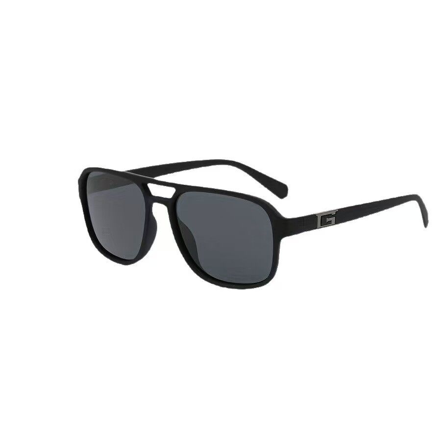 "Retro trend" classic box sunglasses-modified face view 2