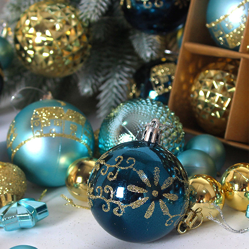 Red and white 44-Piece Assorted Christmas Baubles Set with Elegant Designs in view 3