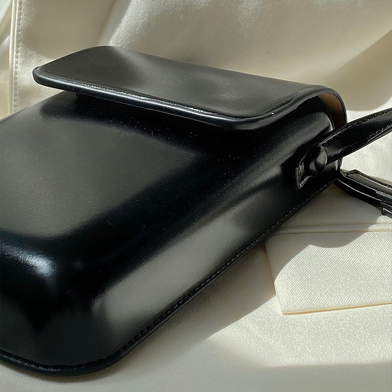 Black Stylish Women's Crossbody Phone Bag – Compact Vertical PU Leather Mini view 5