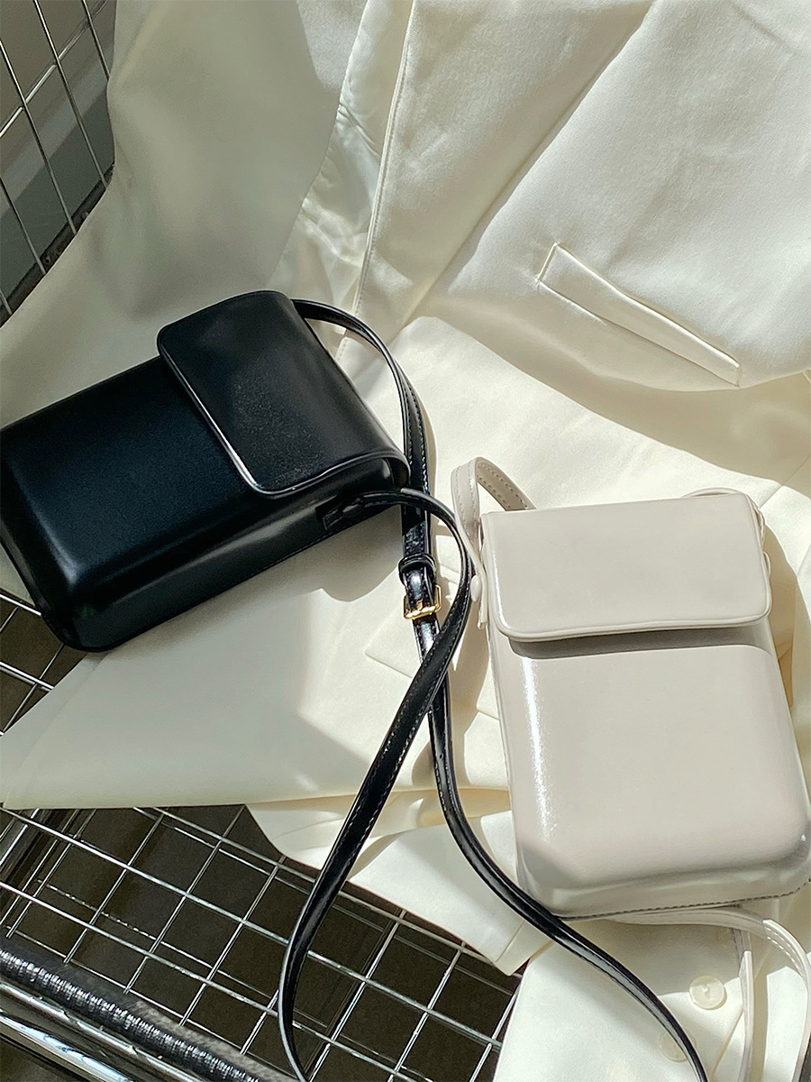White Stylish Women's Crossbody Phone Bag – Compact Vertical PU Leather Mini view 2