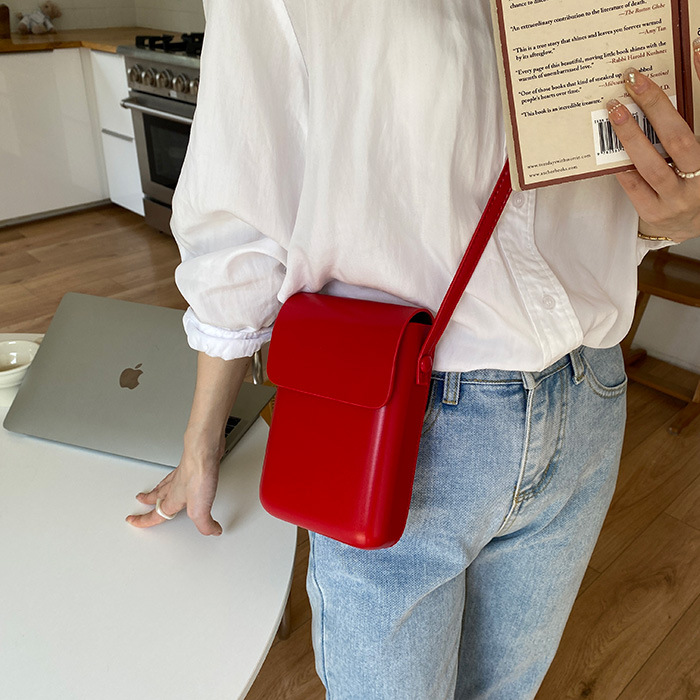 Red Stylish Women's Crossbody Phone Bag – Compact Vertical PU Leather Mini