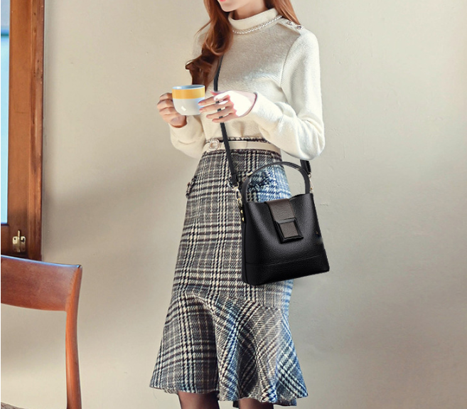 Black Versatile Bucket Bag - Stylish Trend Shoulder Handbag with Large view 3