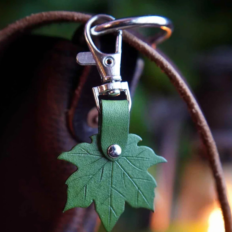 Green 3 Pack PU Leather Maple Leaf Keychain Set Vintage Style Autumn Leaf — image 1