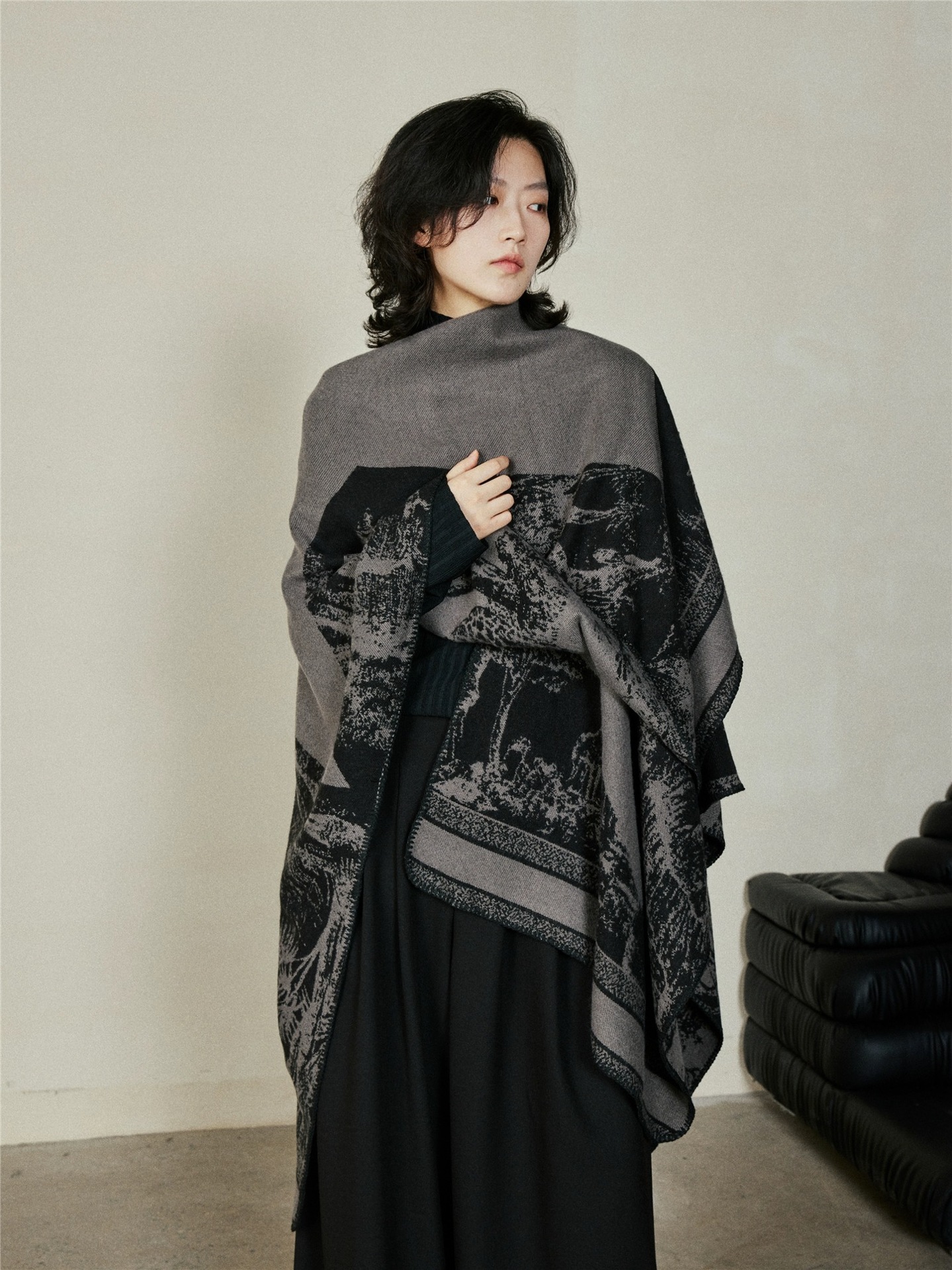 Faux Cashmere Shawl (Qingming Scroll Print) - Black Brown Green, 160*135cm view 3