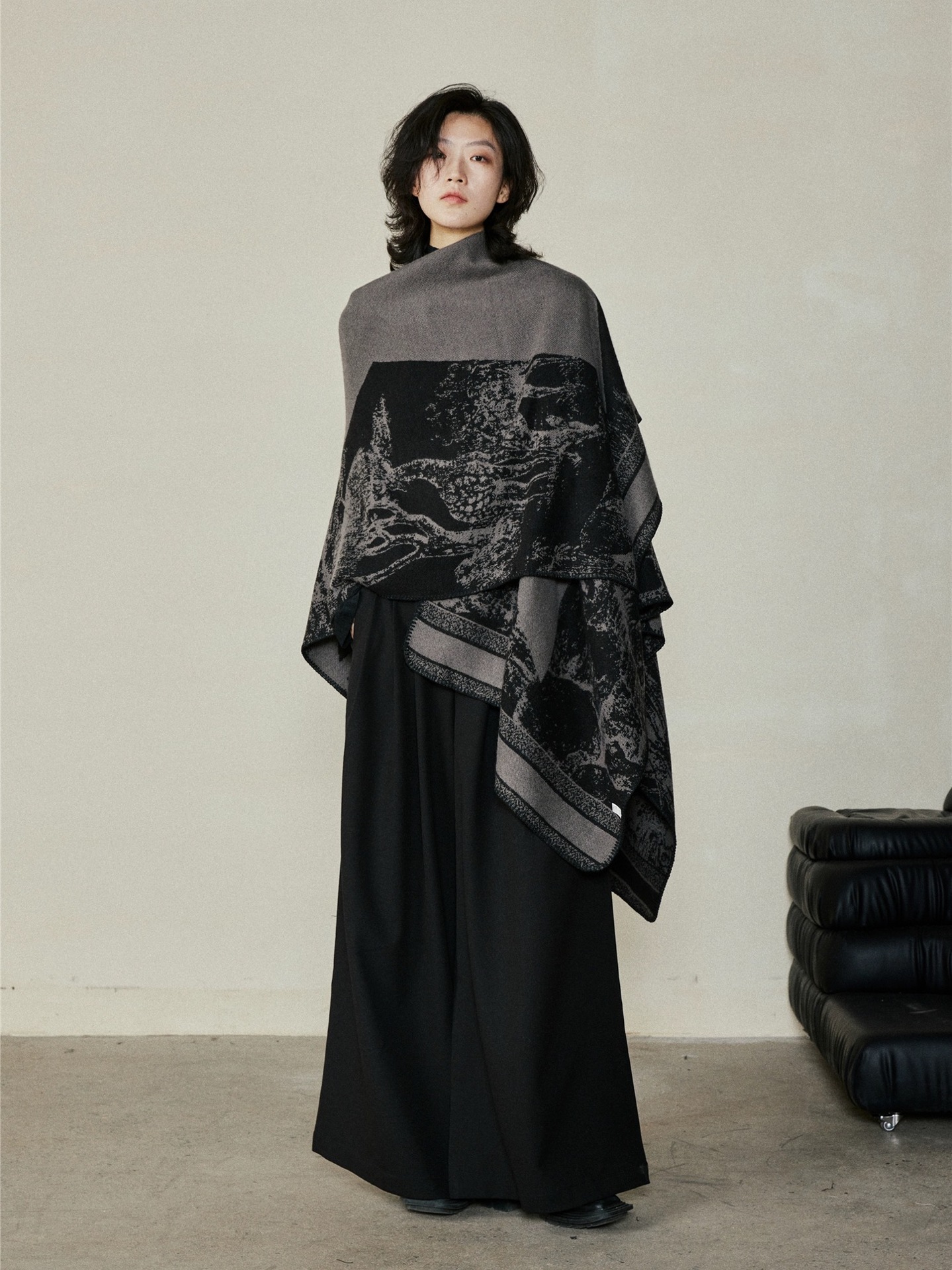 Faux Cashmere Shawl (Qingming Scroll Print) - Orange Blue, 160*135cm view 2