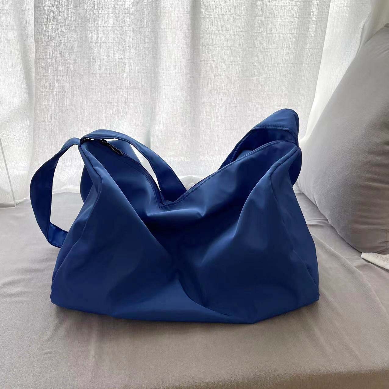 Blue Large-Capacity Nylon Sports Fitness Bag(42x27x23cm) - Multi-functional