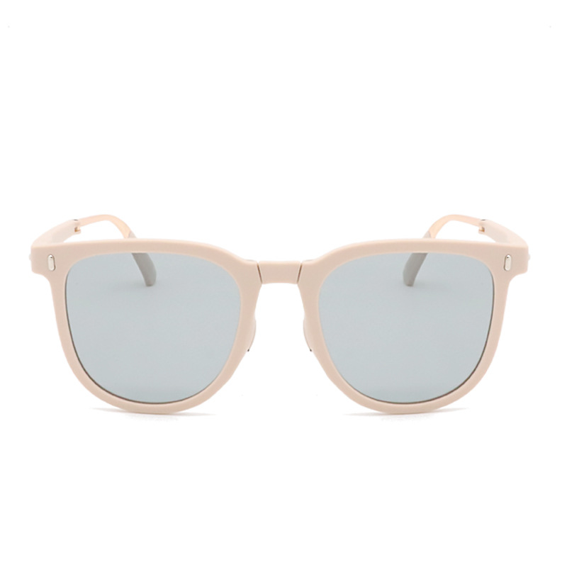 Ultra-Light Foldable TR Sunglasses for Women with Storage Bag - 15° Adjustable
