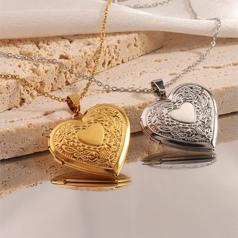 2-Pack Luxury Fading-Resistant Titanium Steel Heart Locket Necklace(Sliver &