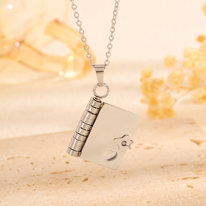 Sliver Titanium Steel Fading-Resistant Envelope Locket Necklace - Openable