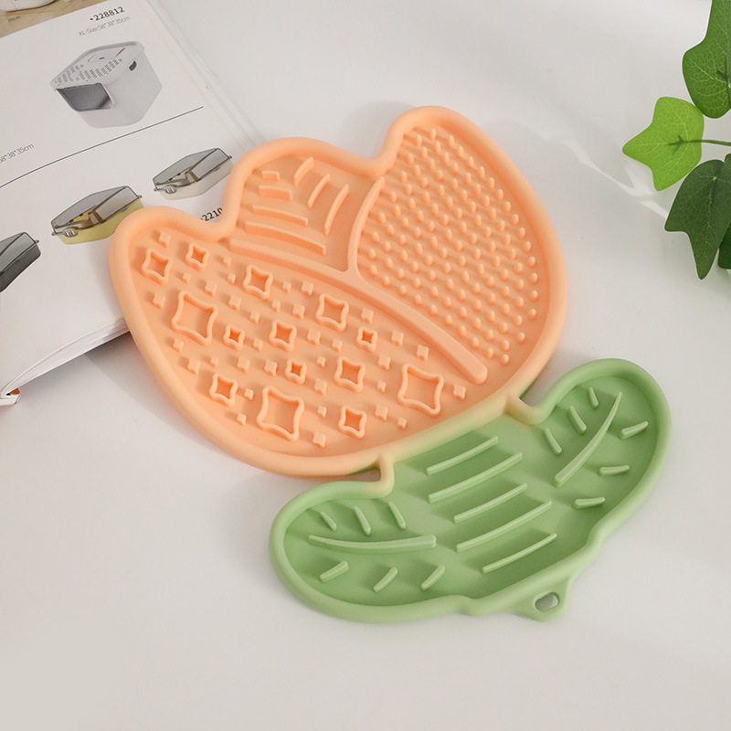 2-pcs Rouge powder Tulip Shaped Silicone Pet Licking Mat Slow Feeder Dog Cat