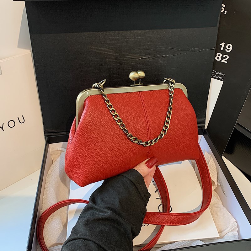 Red Retro Women's Shell Handbag - European Style Clip Lock Closure PU view 2