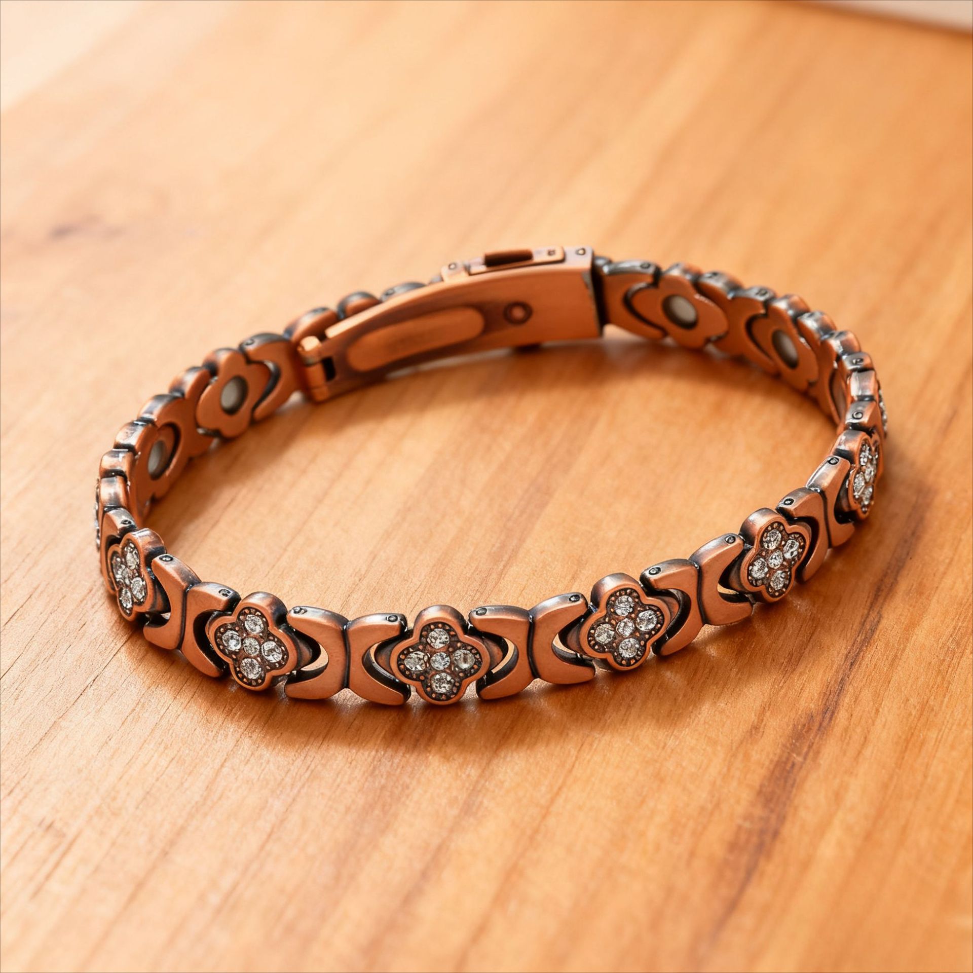 Antique bronze brushed finish New Fashion Lightweight Luxury Four-Leaf Clover