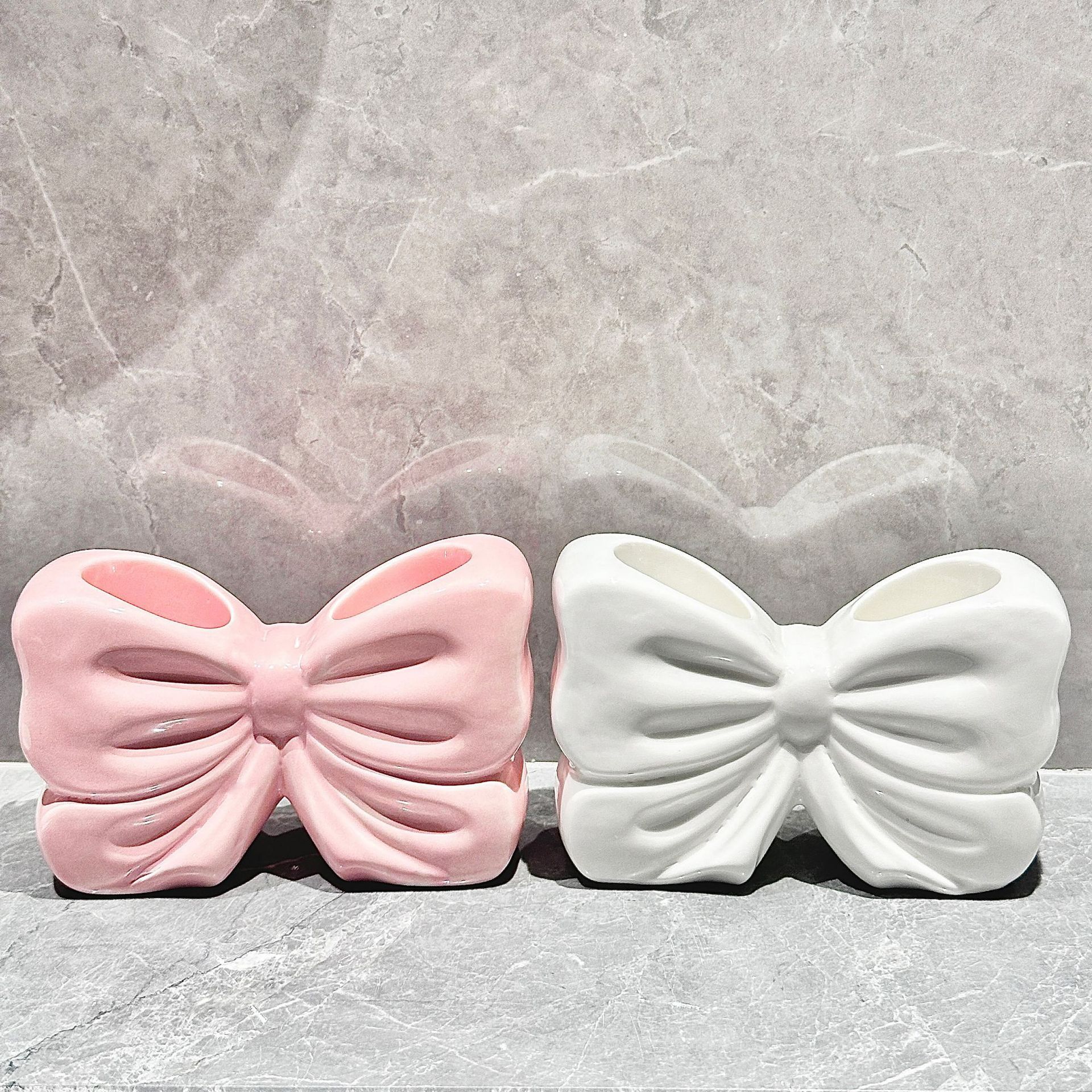 2-Pack Pink & White Chic Bowknot 2-Slot Toothbrush Holder - Resin Retro Cute — image 1