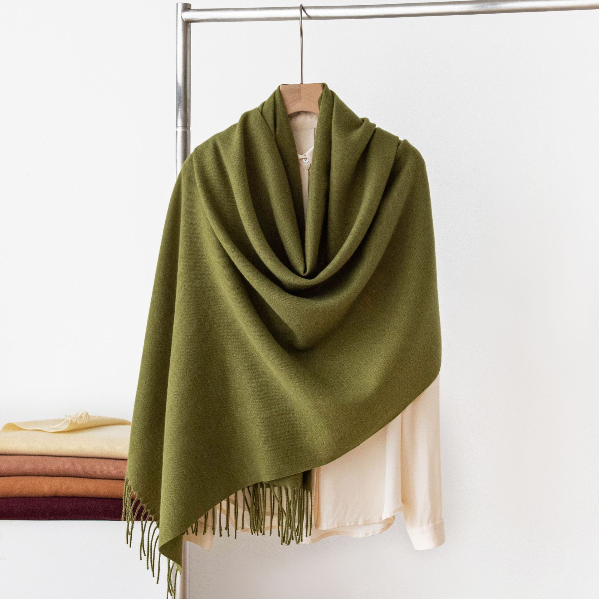 Dark Green Autumn & Winter Korean-Style Women's Cashmere-Like Scarf – Solid Color view 4