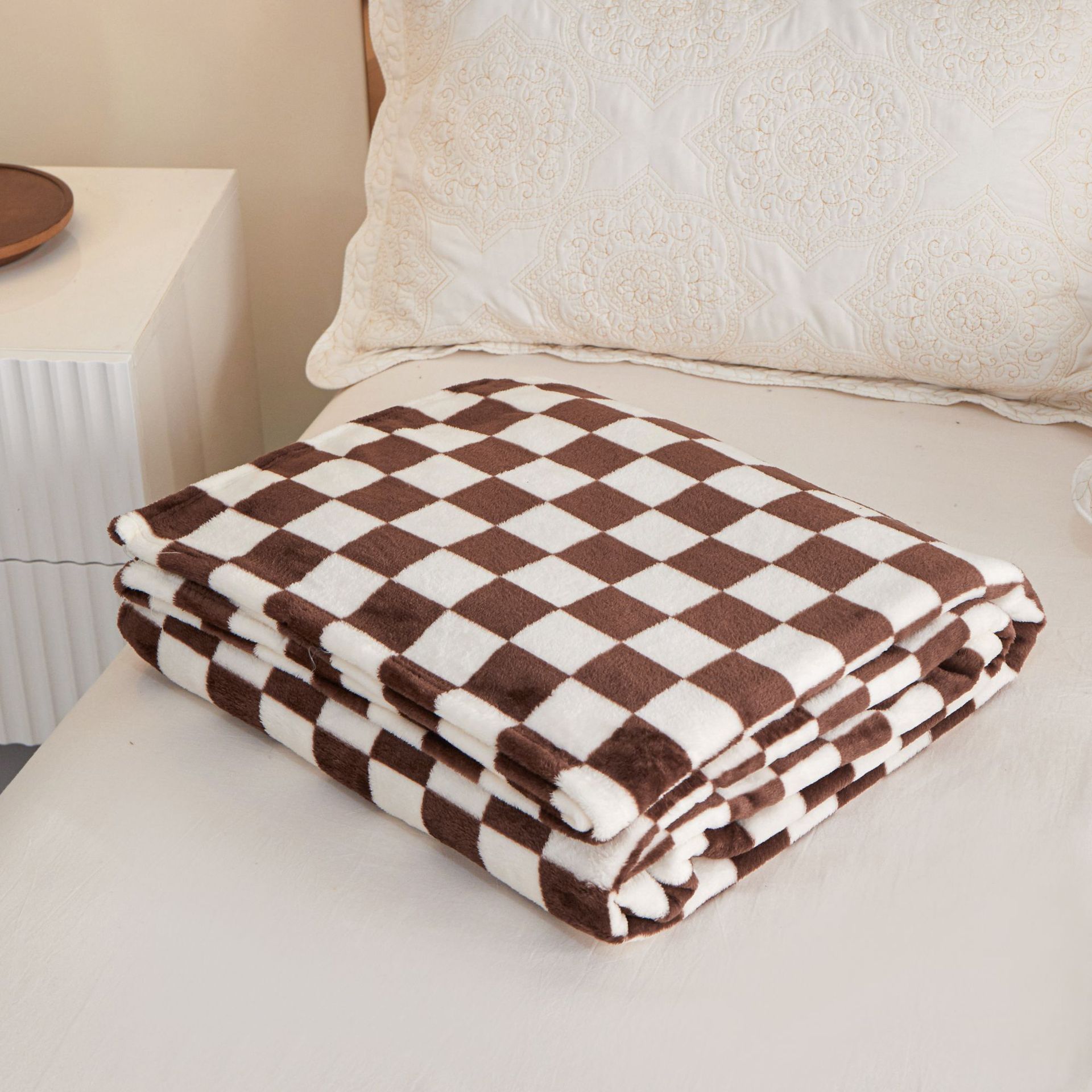 Coffee-colored and white checkered pattern Double-Sided Plaid Fleece Blanket