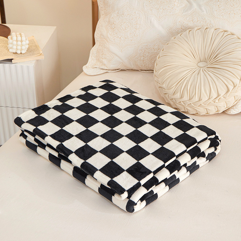 Black and white check Double-Sided Fleece Blanket – 150×200cm Machine Washable