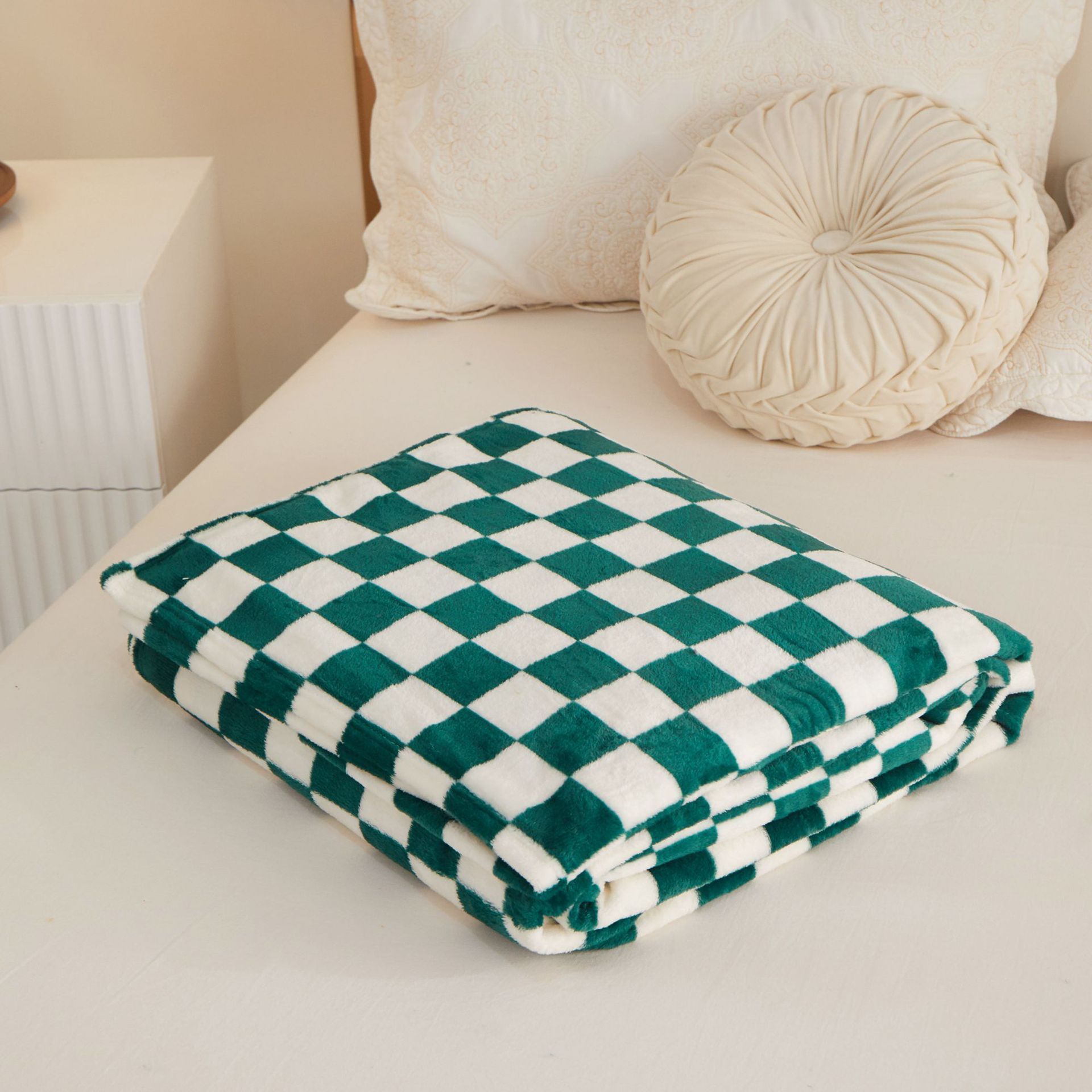 Green and white checkered pattern Double-Sided Fleece Blanket – 150×200cm