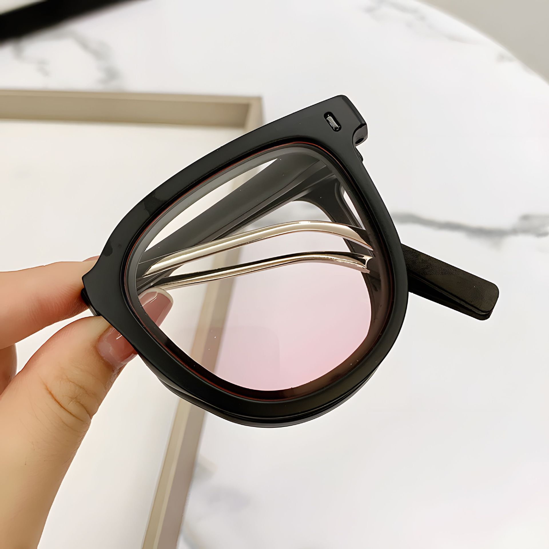 Pink Foldable UV400 Sunglasses for Men and Women – Lightweight Driving &