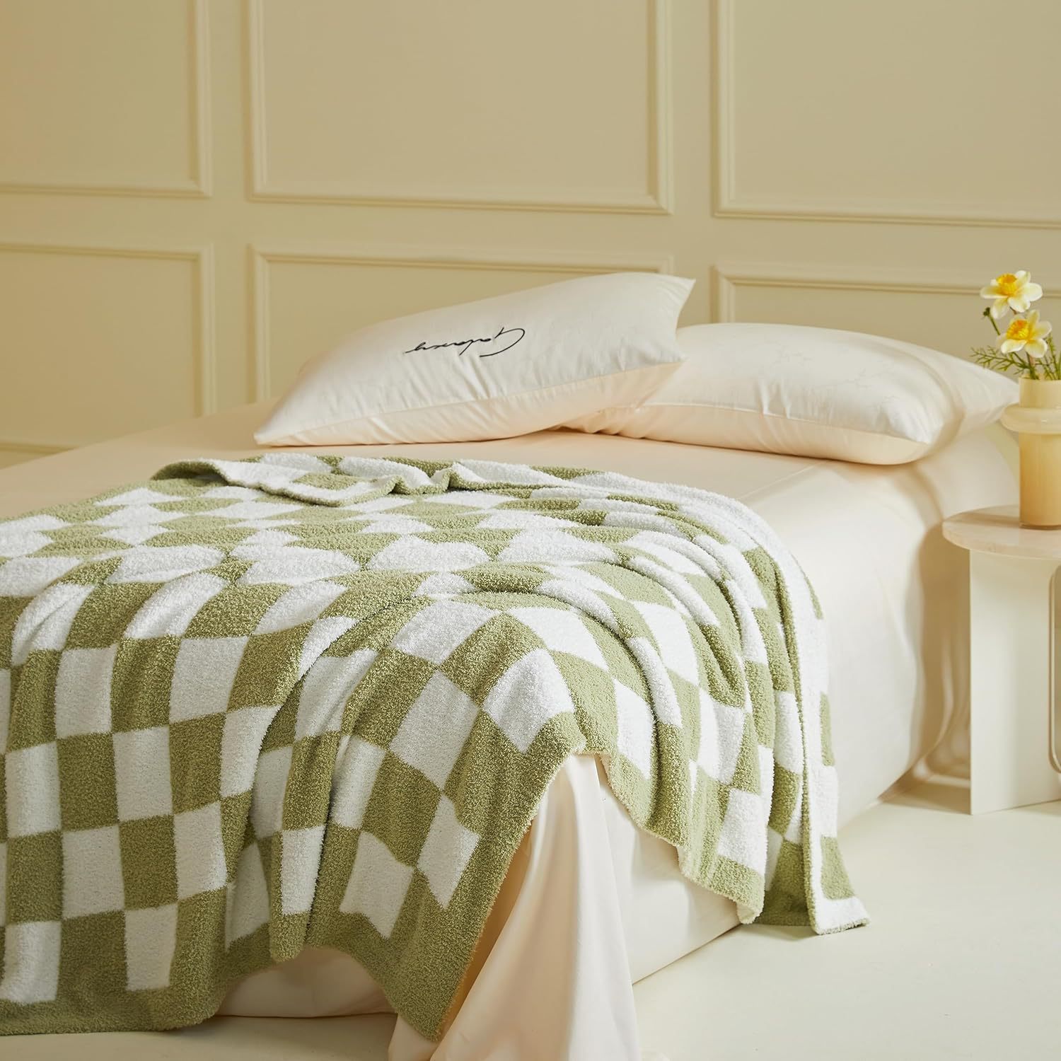 Green and White Premium Knitted Checkerboard Throw Blanket(130 x 150 CM) view 3