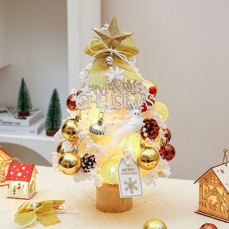 mini desktop Christmas tree — image 1