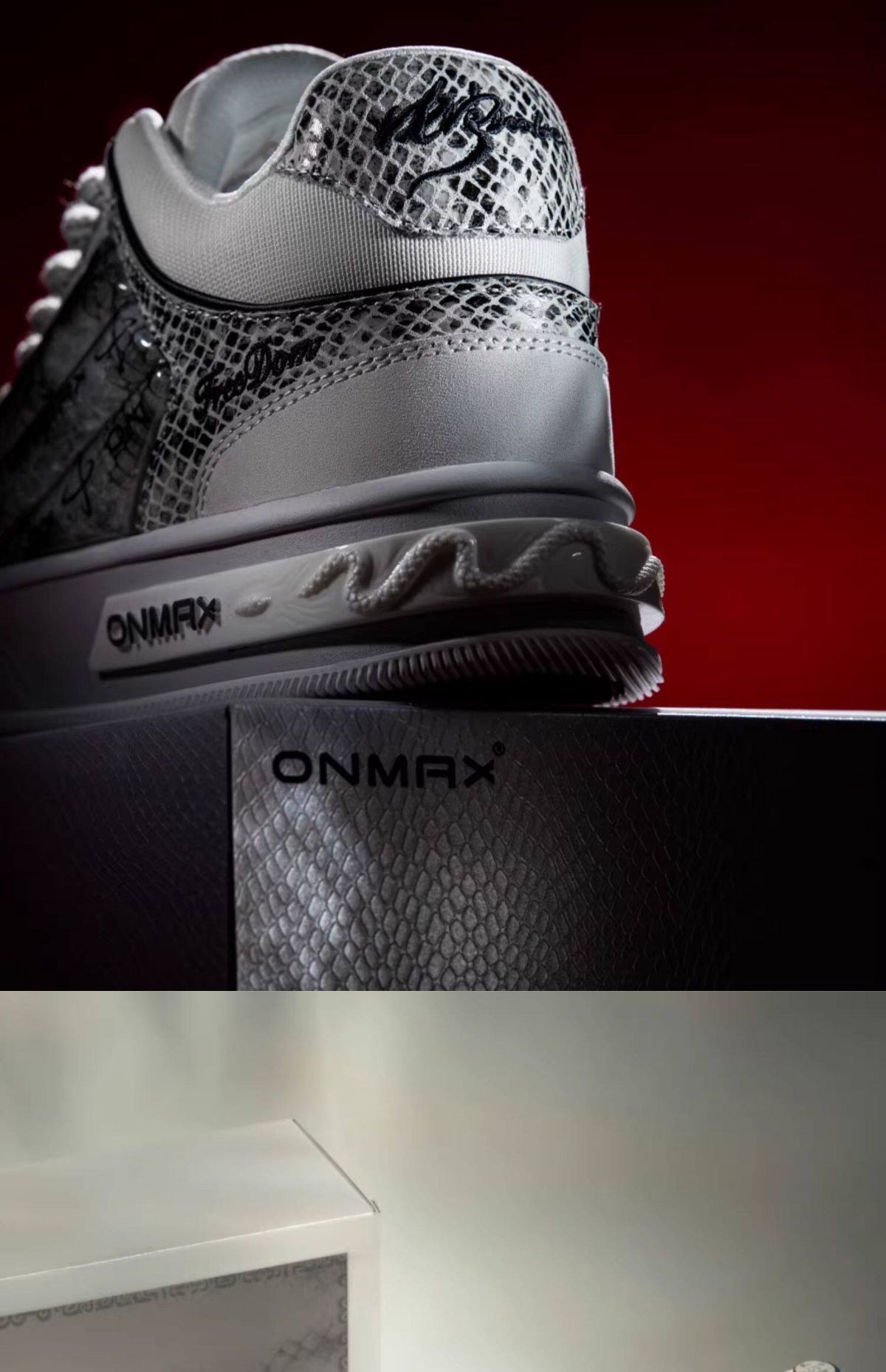 Women'S Casual Board Shoes Silver Snake Sneakers Trendy Women'S Sneakers view 5