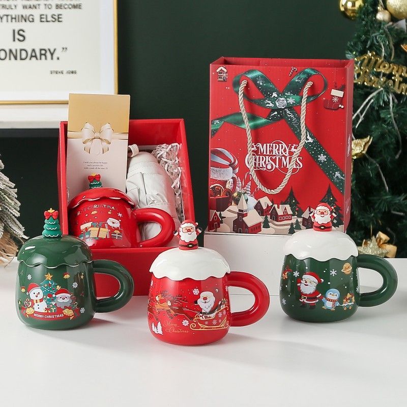 Christmas mug, ceramic mug, mug with lid and spoon, Santa Claus mug, festive view 9