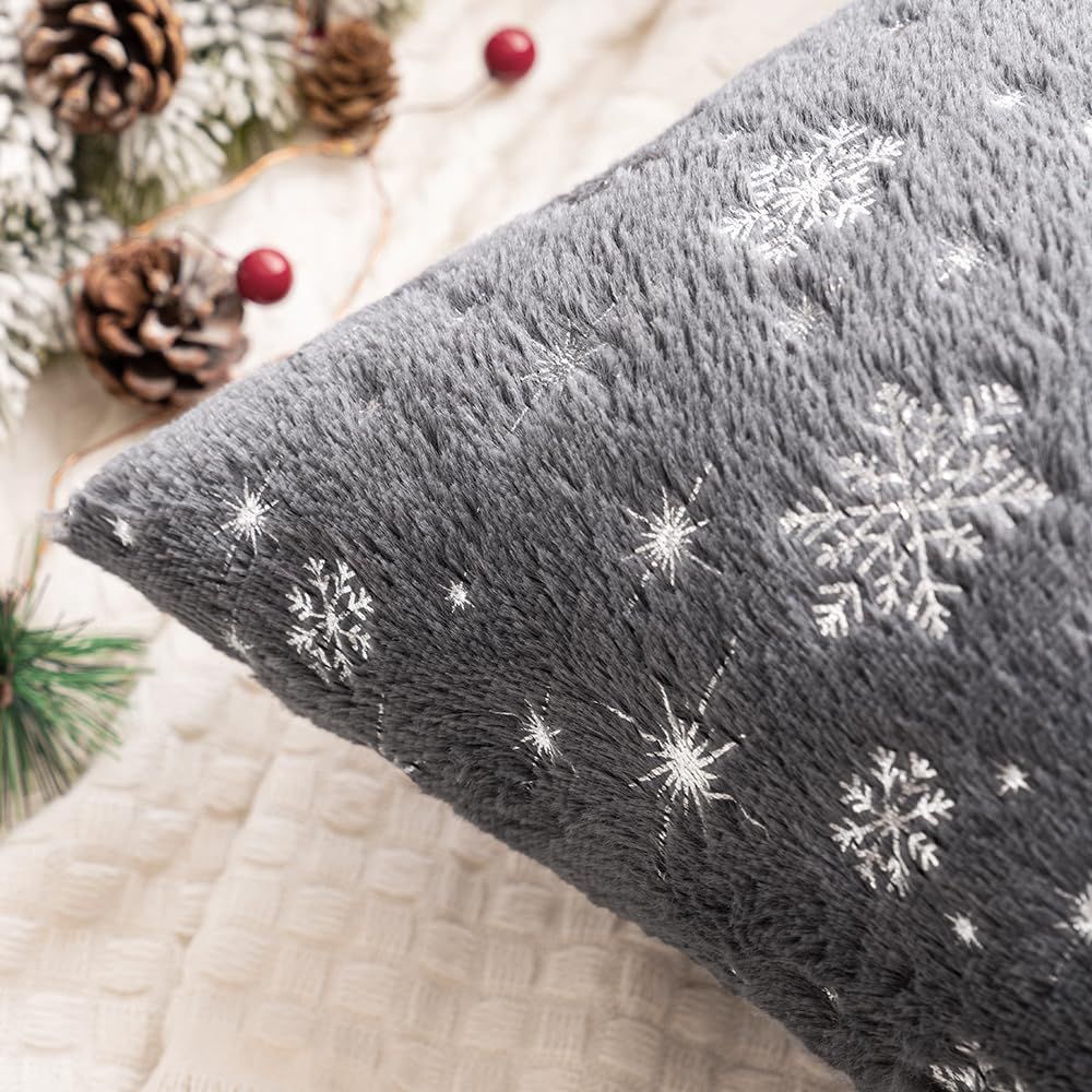 Christmas Set of 2 Decorative Throw Pillow Covers view 3