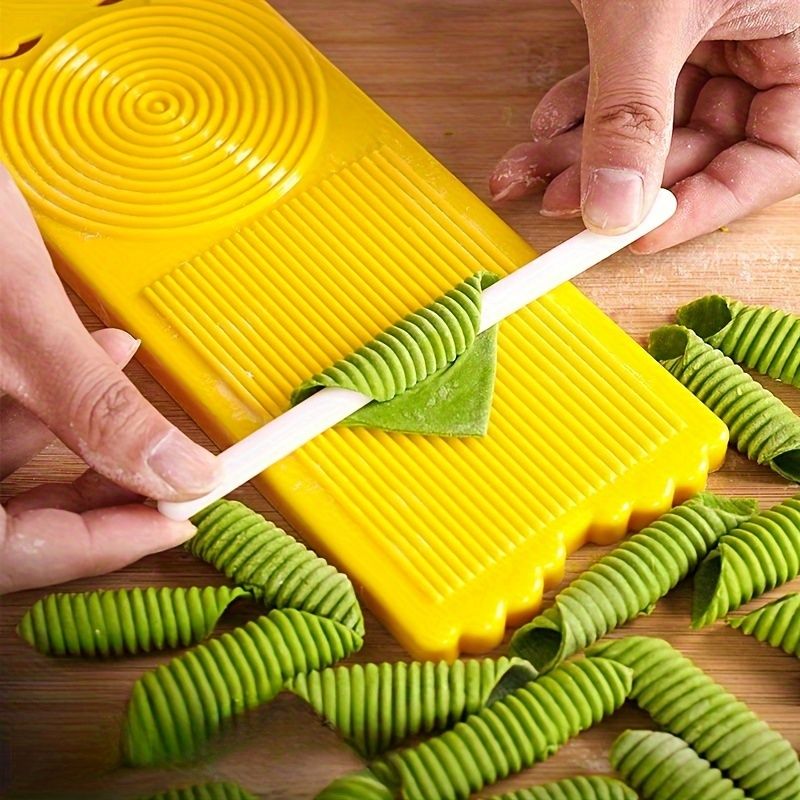 3pcs Handheld Potato Dumpling And Noodle Maker - Glossy Non-Stick Cookware Set view 2
