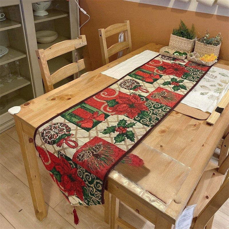 Stylish Seasonal Table Runner