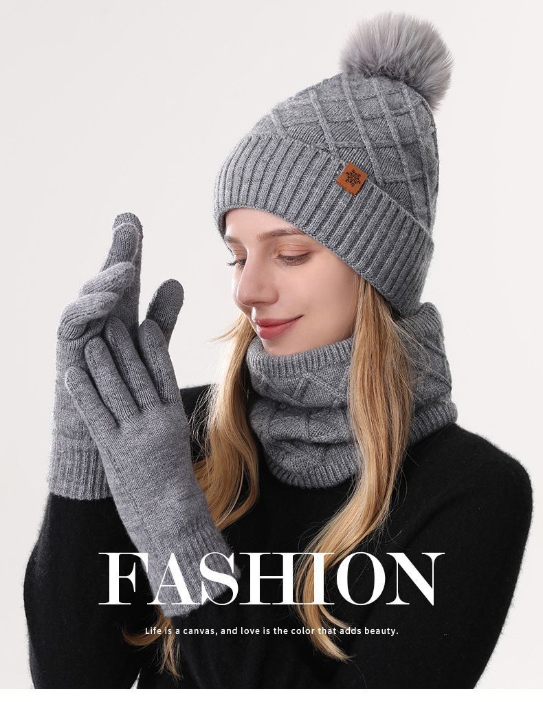 Women Red Argyle 3-Piece Set-Hat Scarf and Gloves view 7