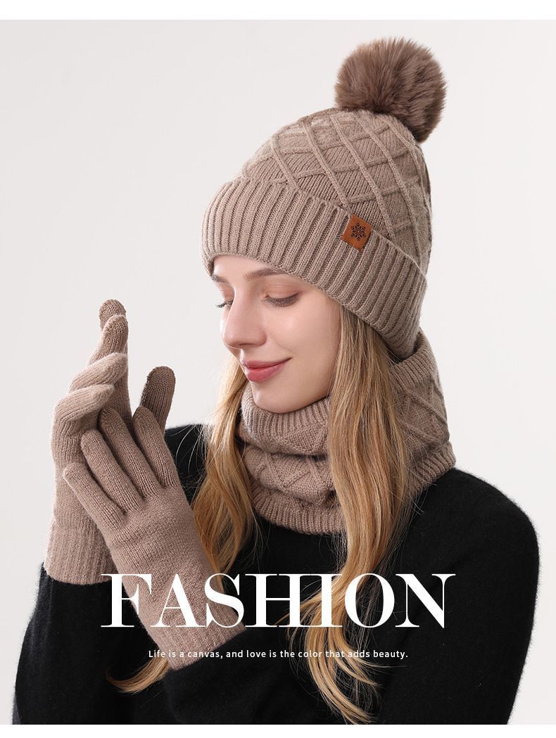 Women Red Argyle 3-Piece Set-Hat Scarf and Gloves view 8