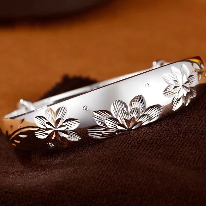 Retro Sunflower Bracelet for Women Solid Push-Pull Adjustable Bangle Elderly view 3