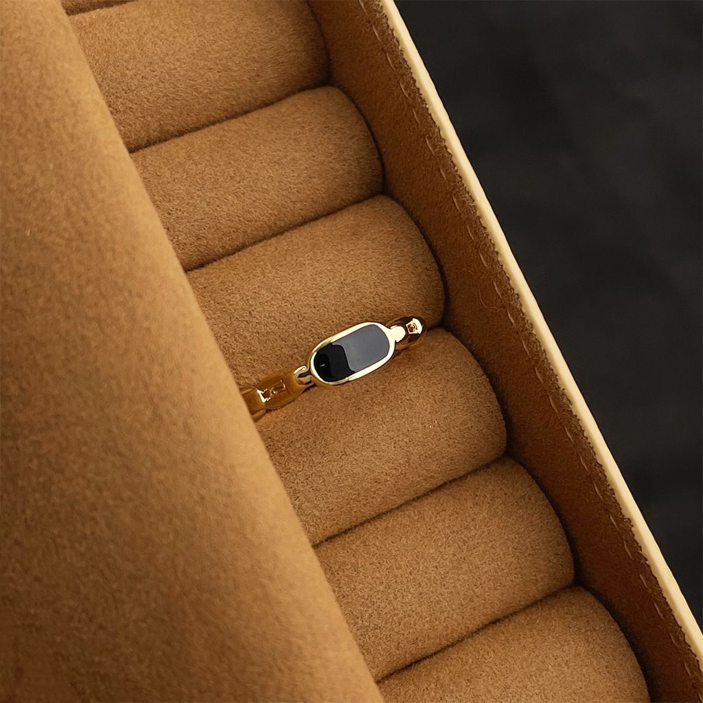 Vintage Court Style Ladies Ring