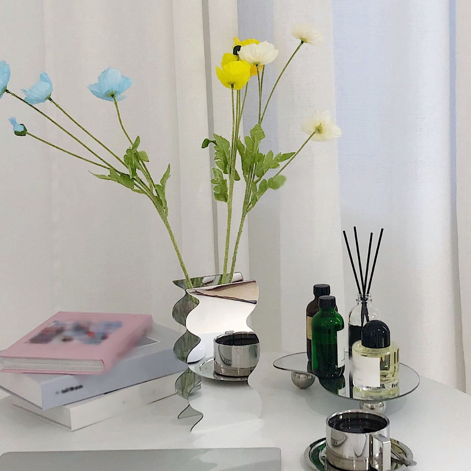 Flower Vase Modern Acrylic Decorative Unique Wavy Shape Vase for Bedroom view 8