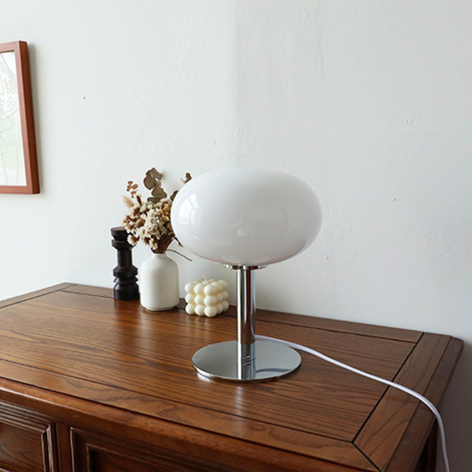 Bedside Table Lamp Iron Base Cute Shape Simple Modern Elegant Nightstand Lamp view 6