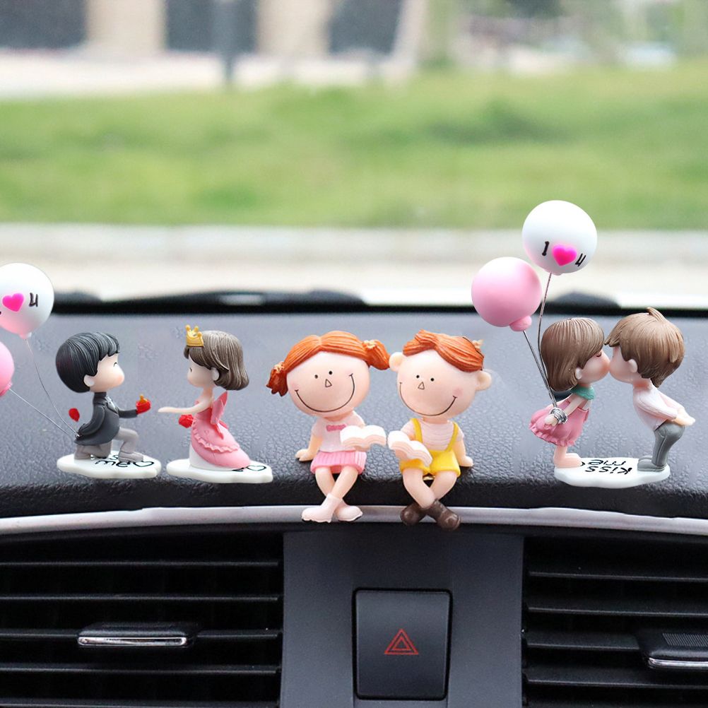 Car Couple Cute Ornaments Resin Couple Doll Car Interior Decoration Couple view 3