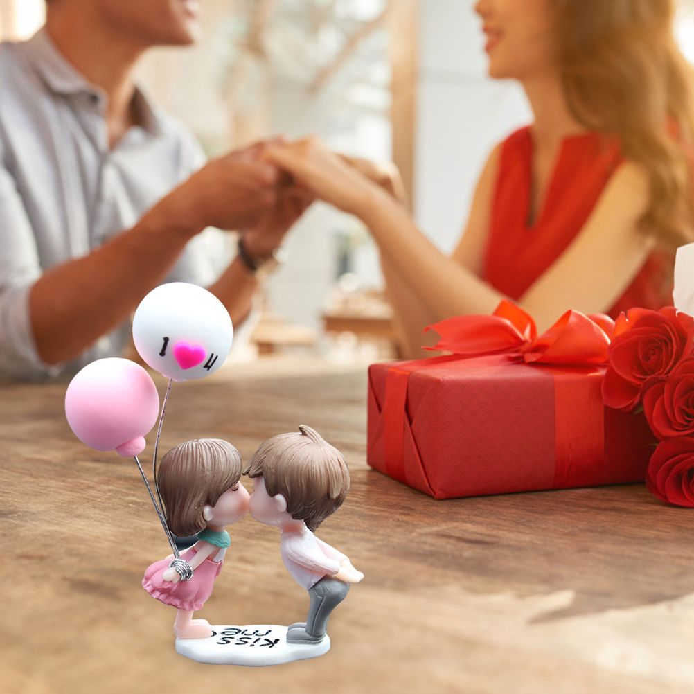 Car Couple Cute Ornaments Resin Couple Doll Car Interior Decoration Couple view 4