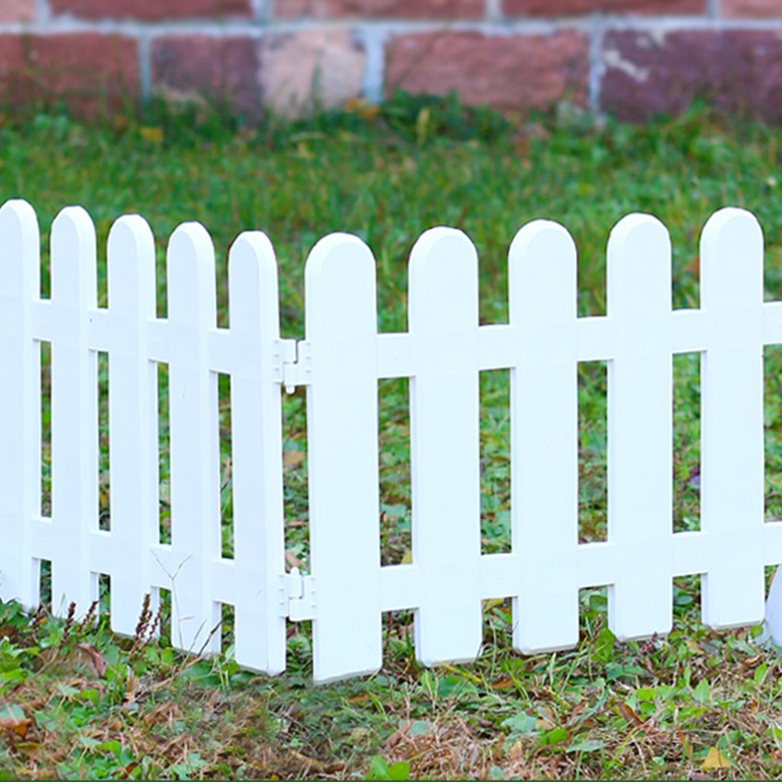 White Edgings Garden Picket Fence Ornamental Grass Lawn Flowerbeds Plant view 3