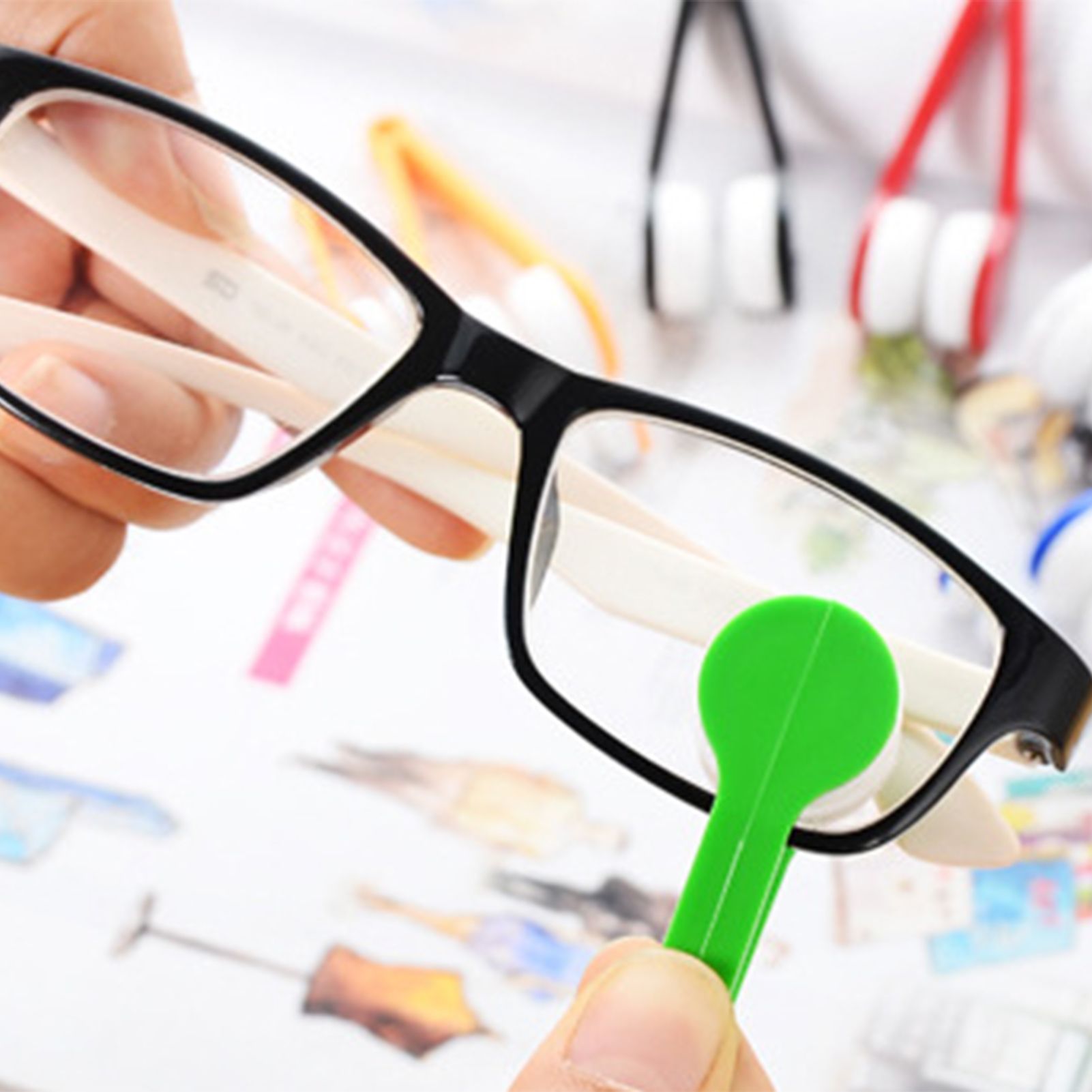 Portable Eyeglass Cleaner Brush Soft Sun Glasses Cleaning Clip Eyeglasses view 2