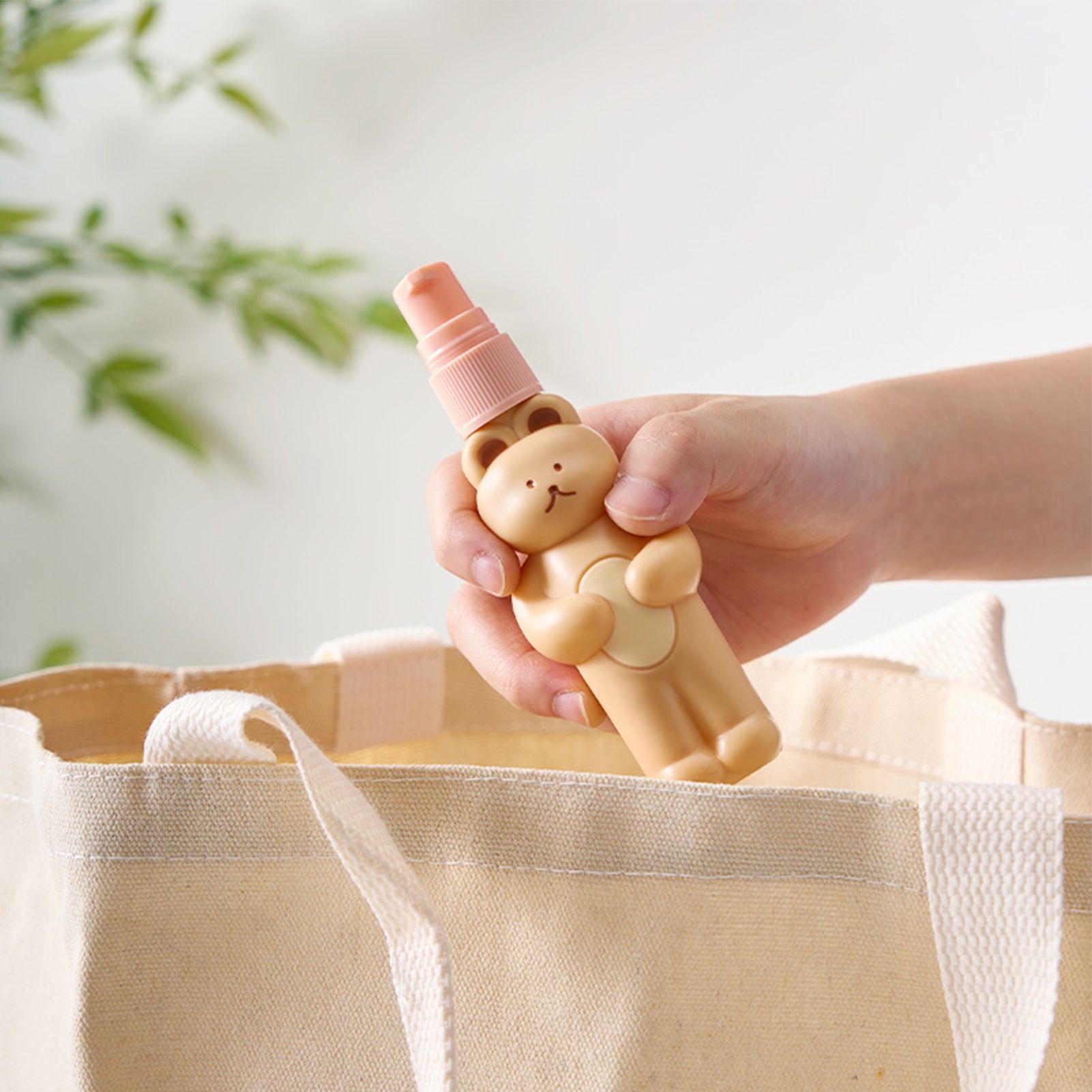Travel Bottles Kit Cute Bear Look Delicate Easy Press Empty Spray Bottle with view 12