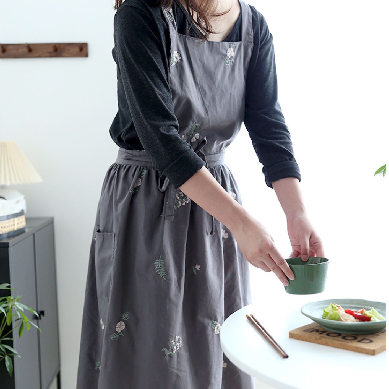 Cooking Apron Flower Embroidery Waterproof Wear Resistant Baking Apron for view 6