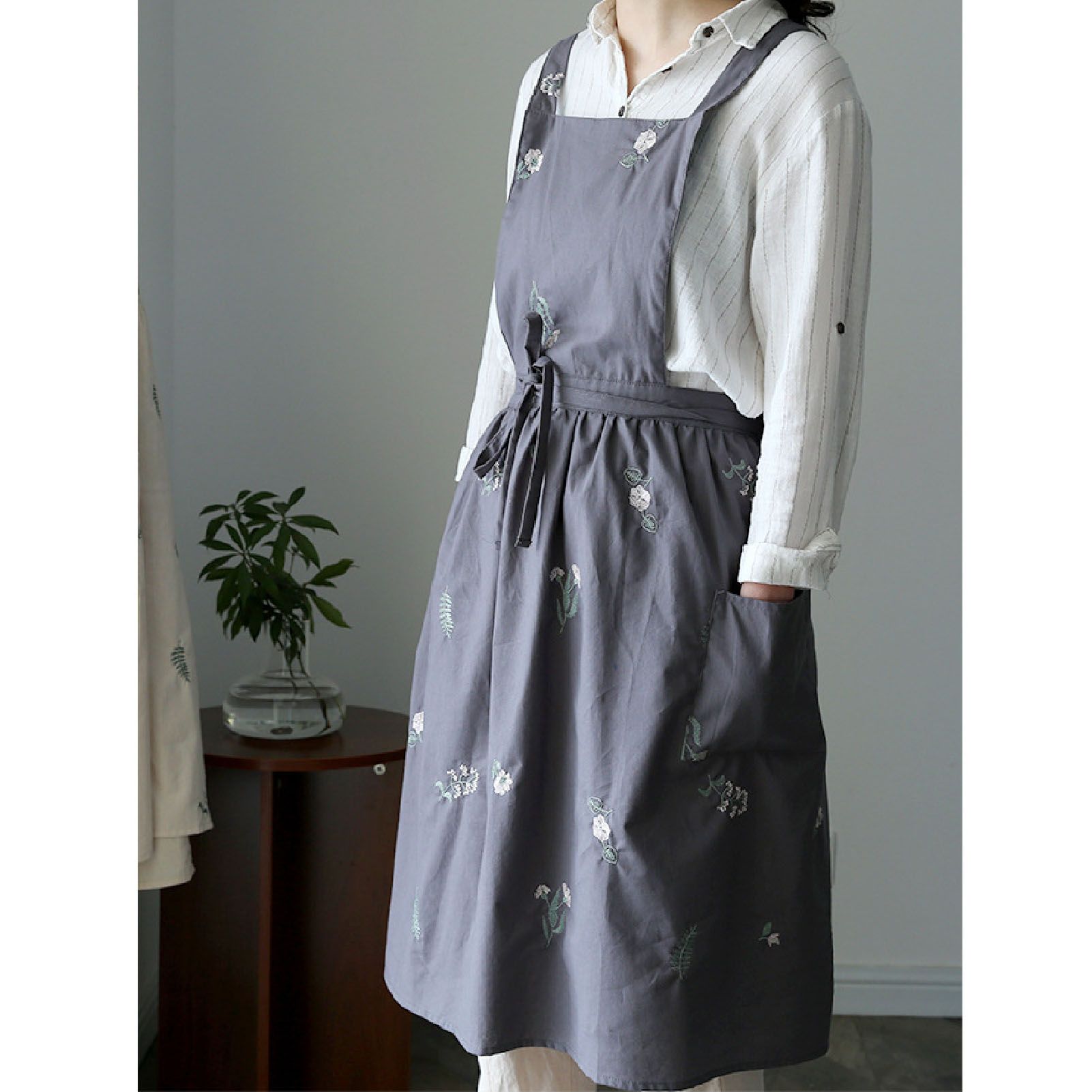 Cooking Apron Flower Embroidery Waterproof Wear Resistant Baking Apron for view 11
