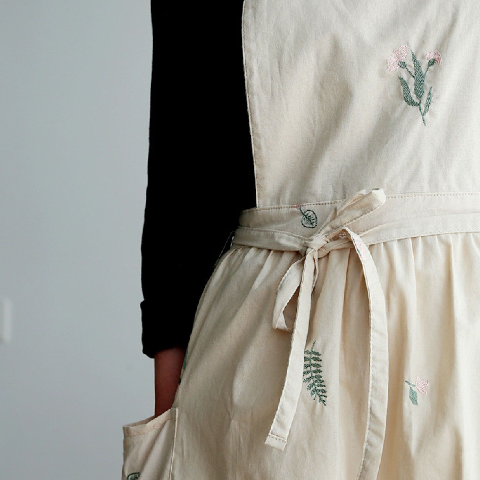 Cooking Apron Flower Embroidery Waterproof Wear Resistant Baking Apron for view 7