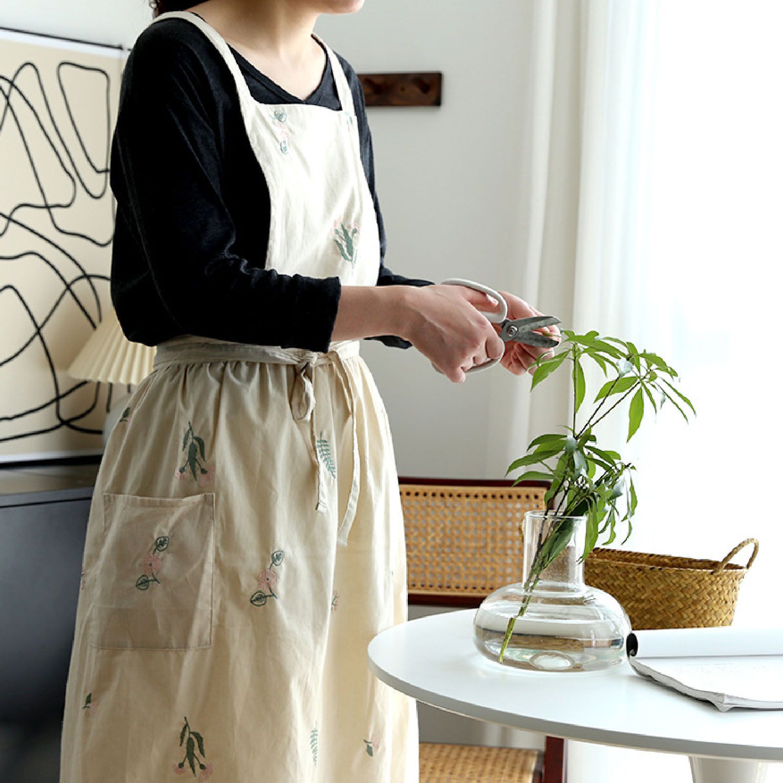 Cooking Apron Flower Embroidery Waterproof Wear Resistant Baking Apron for view 10