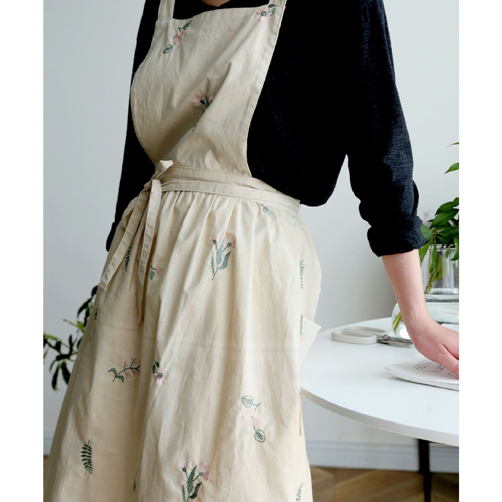 Cooking Apron Flower Embroidery Waterproof Wear Resistant Baking Apron for view 11