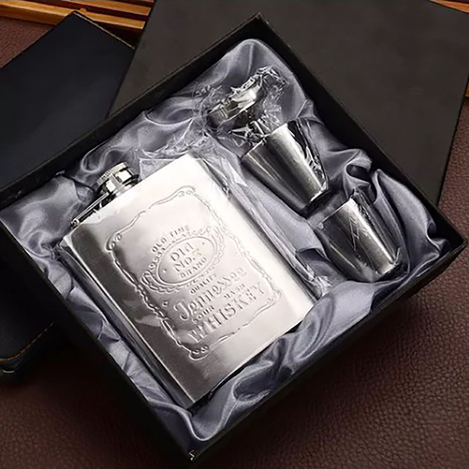 Hip Flask Portable Leak Proof Stainless Steel Whisky Hip Flask with Funnel for view 7