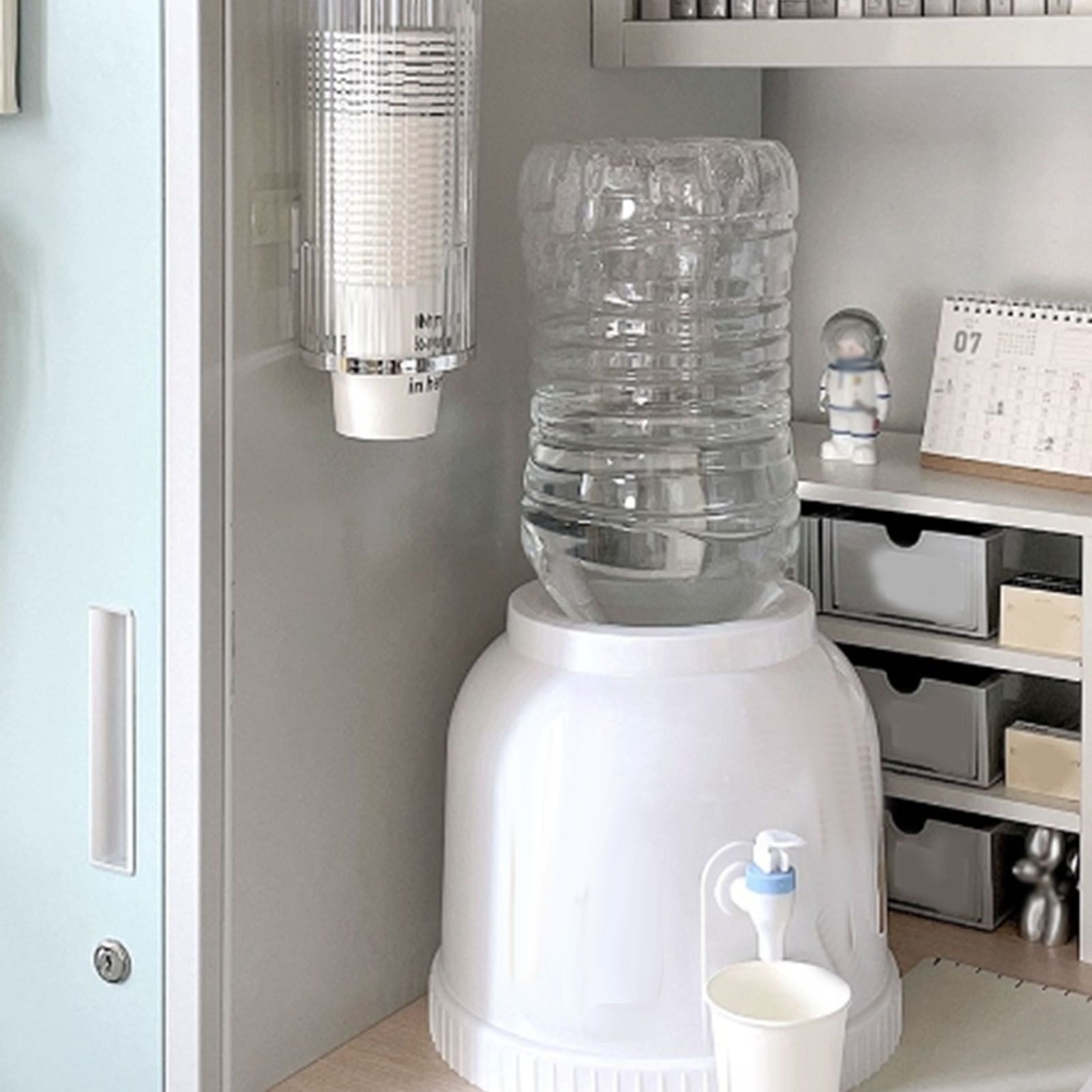 Plastic Disposable Paper Cups Dispenser Wall Mount Pull Type Water Cooler Cup view 8