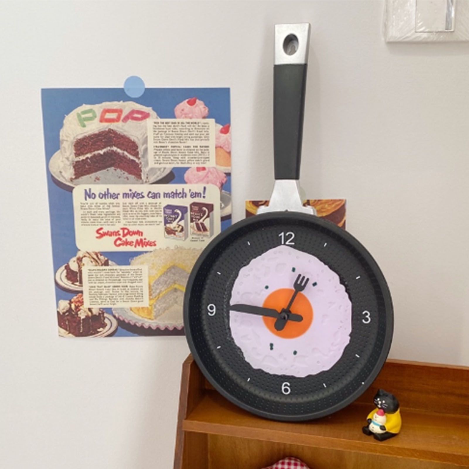 Wall Clock ABS Fried Egg Frying Pan Shape Silent Battery Operated Wall Clock view 8