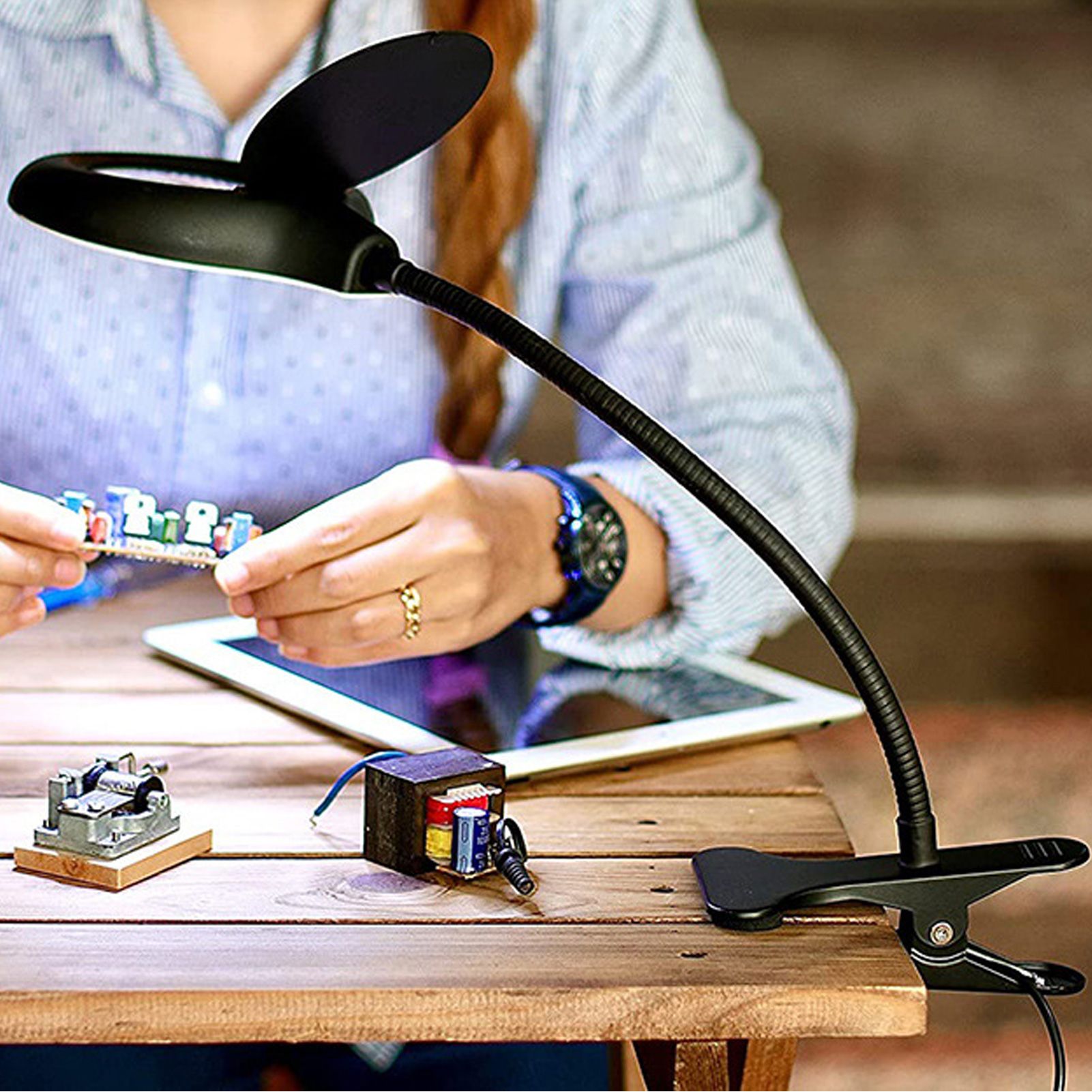 Clip On Magnifying Glass with Light Iron and PP Adjustable LED Magnifying Desk view 12